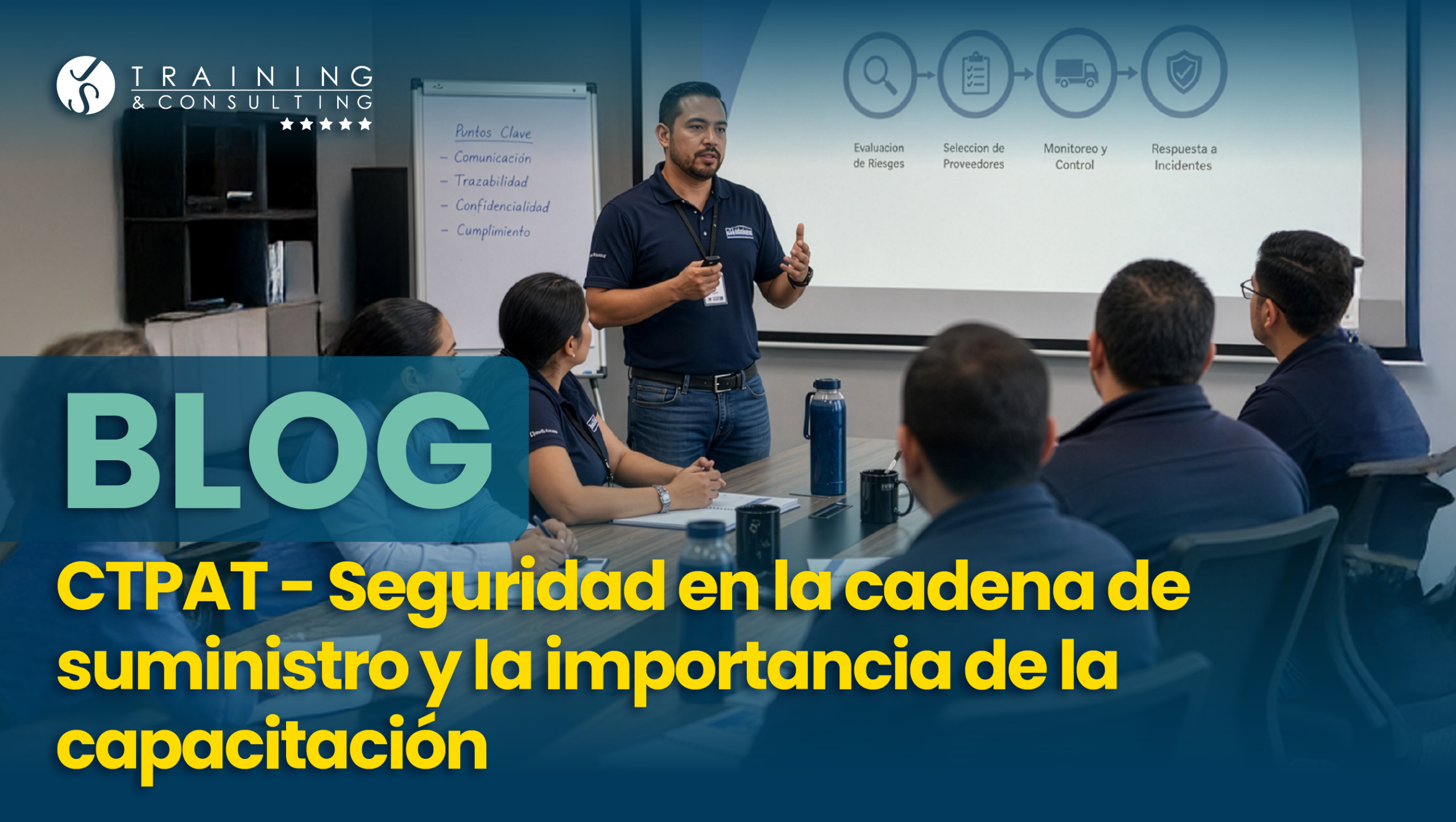 Instructor dando una presentación frente a una pantalla con un diagrama de evaluación de riesgos y proveedores.